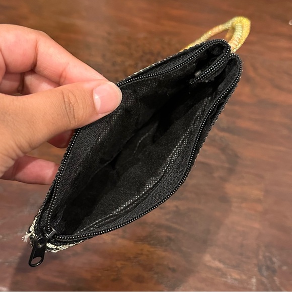 Hand made mini pouch. - Picture 4 of 5